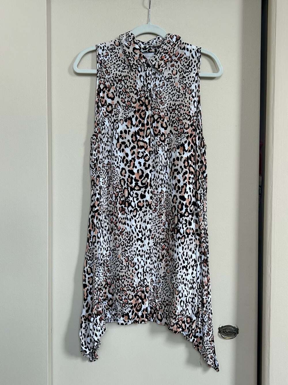 Cupio Leopard Print Sleeveless Tunic Top with Collar Size L